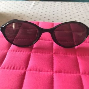 Ray-Ban ‘sidestreet’ sunglasses.